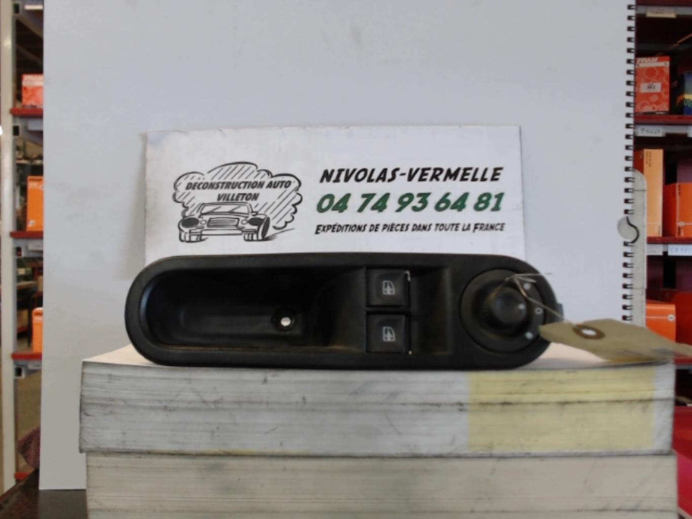 Interruttore lavacristalli anteriore sinistro RENAULT TWINGO 3 PHASE 1 Gasolina - 1