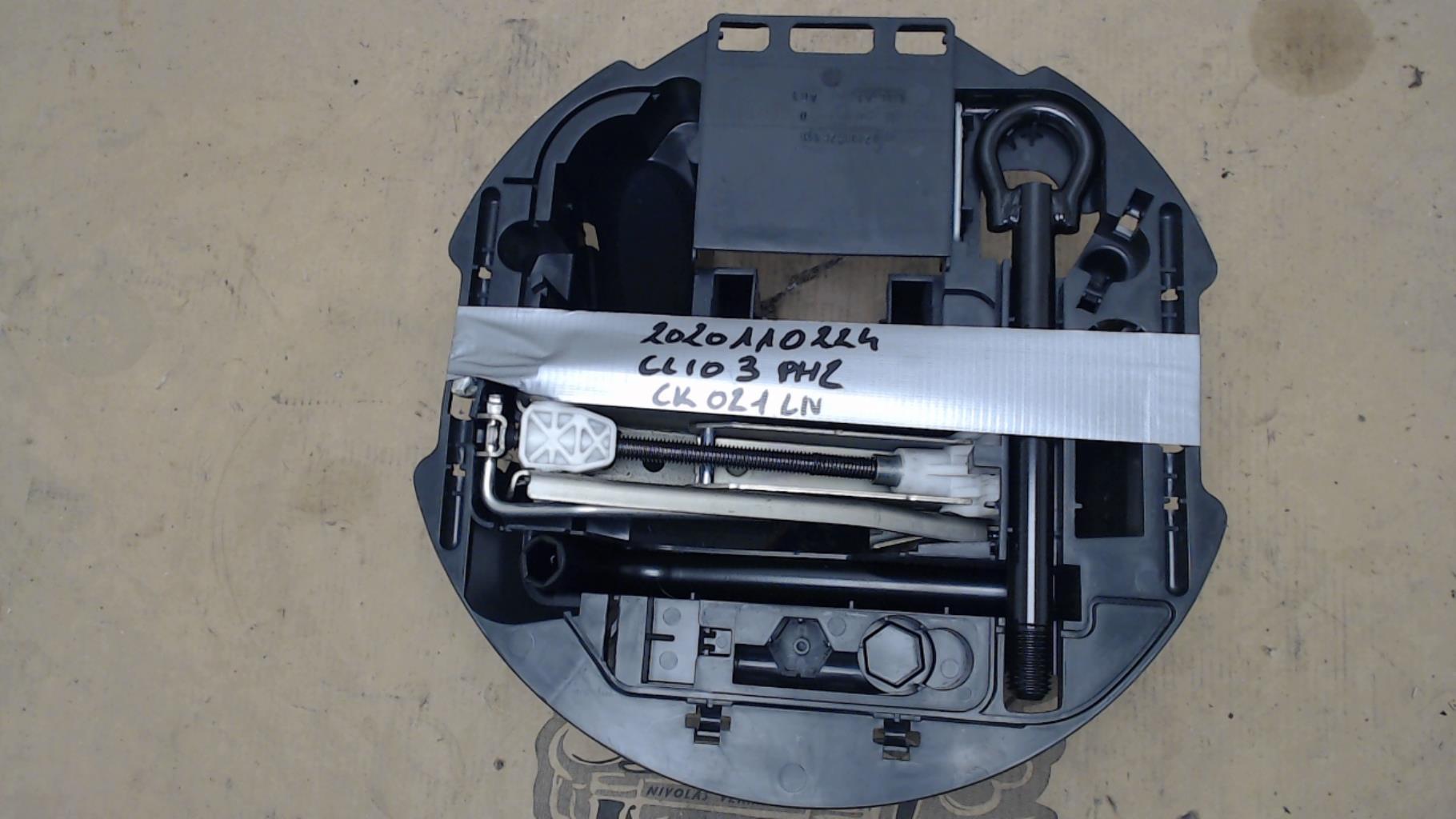 Cric (Ensemble depannage) RENAULT CLIO 3 PHASE 2 BREAK Diesel - 1