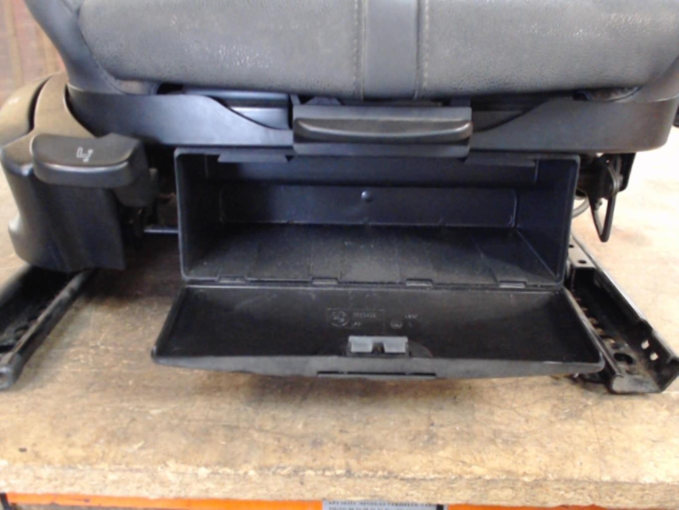 Siege avant droit BMW X3 E83 PHASE 1 Diesel - 1