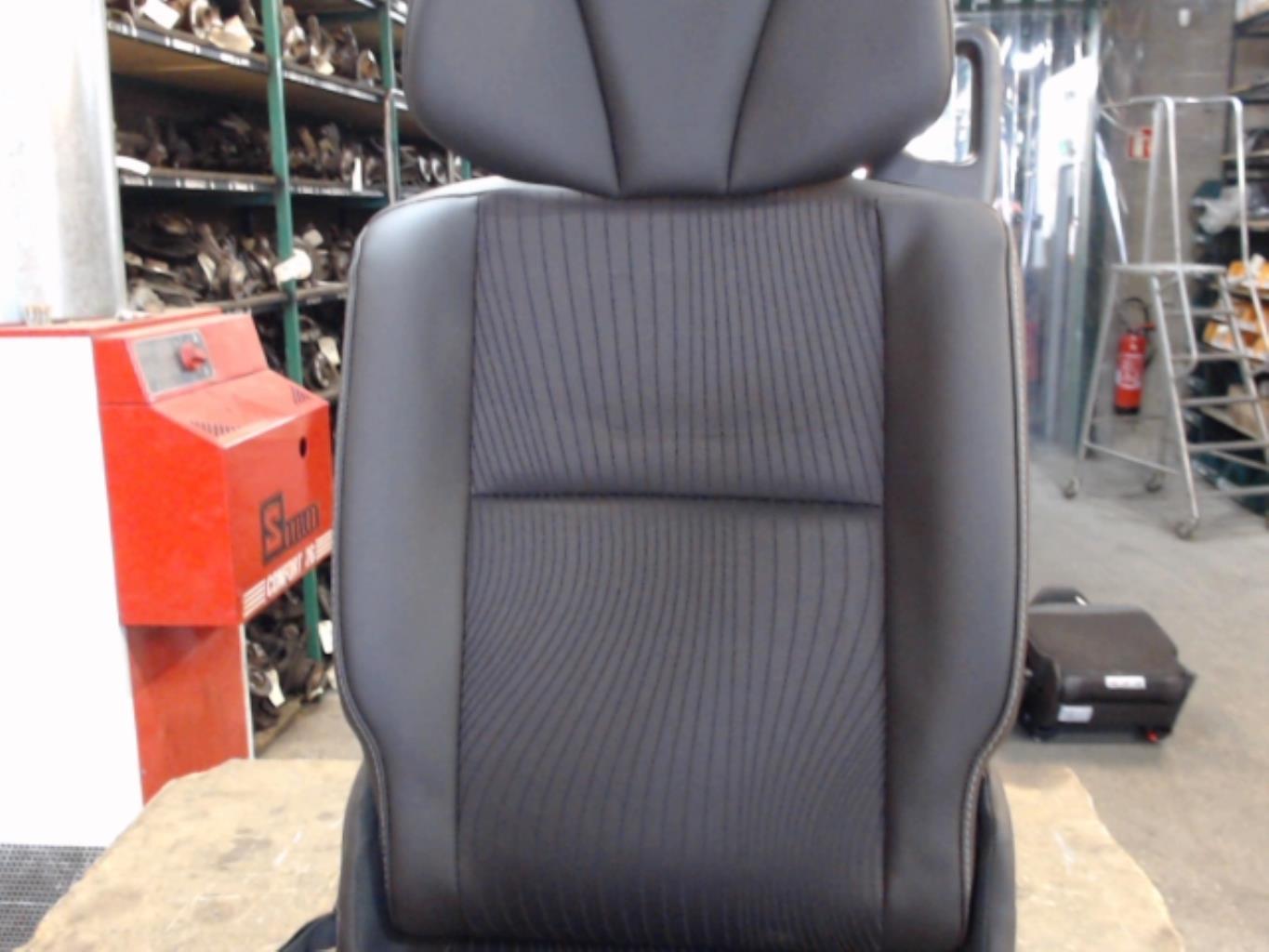 Sedile posteriore centrale RENAULT GRAND SCENIC 3 PHASE 1 Gasolina - 1
