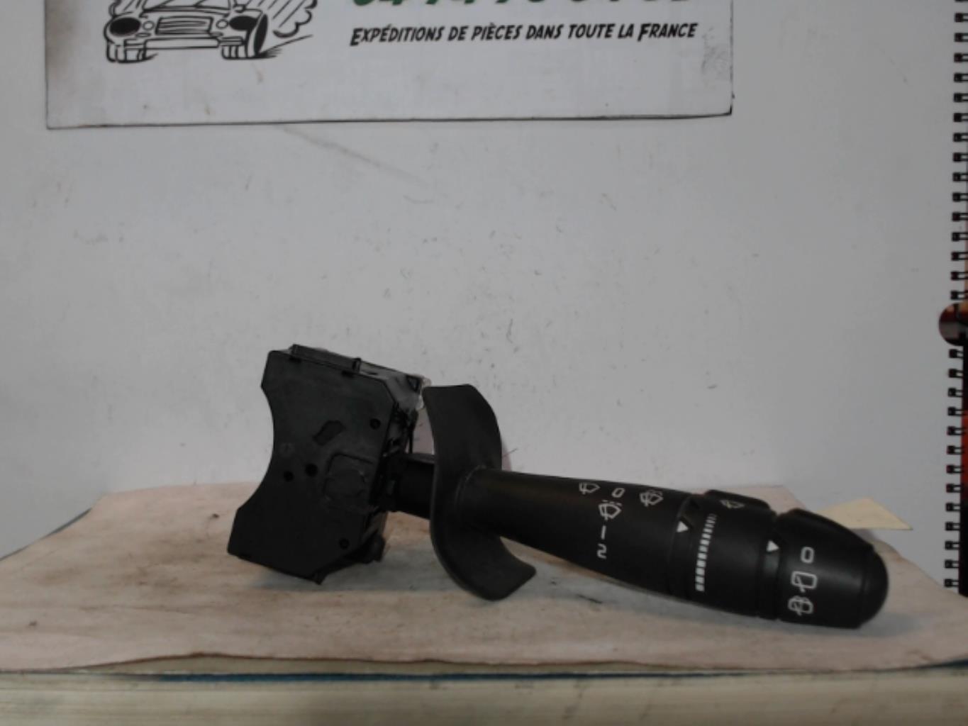 Commodo d'essuie glaces RENAULT CLIO 2 PHASE 2 Diesel - 1
