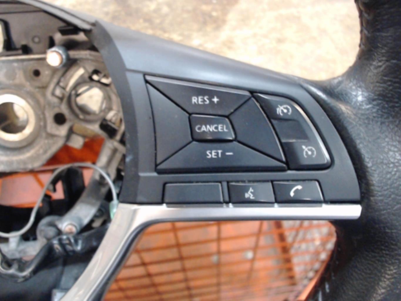 Volant NISSAN MICRA 5 Essence - 1