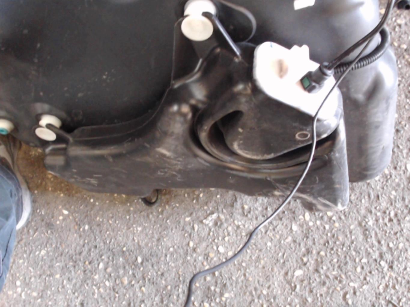 Reservoir essence CITROEN C5 2 Diesel - 1