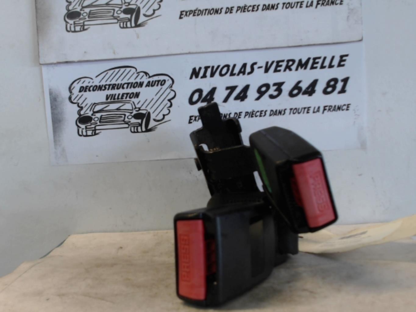 Aggancio cintura sicurezza posteriore sinistro RENAULT LAGUNA 2 PHASE 2 Diésel - 1