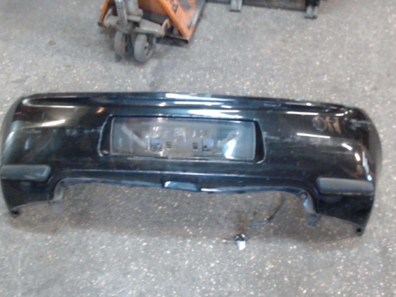 Parachoques trasero RENAULT CLIO 3 PHASE 1  - 1