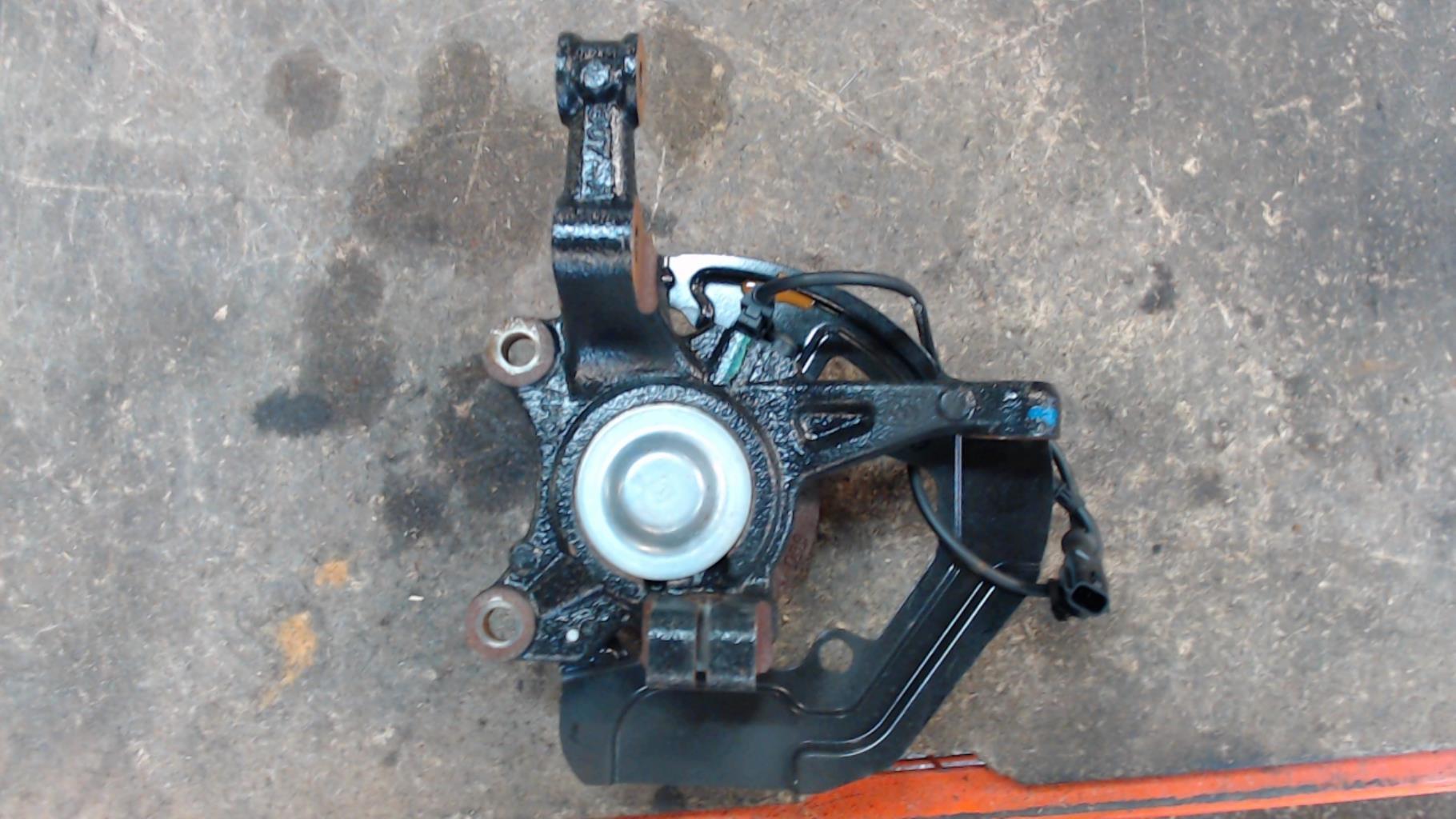 Fusee avant gauche RENAULT TWINGO 3  - 1