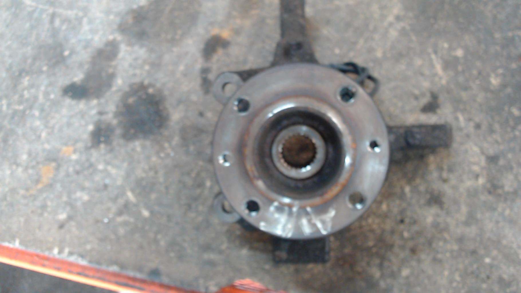 Fusee avant gauche RENAULT CLIO 3 PHASE 2 Diesel - 1