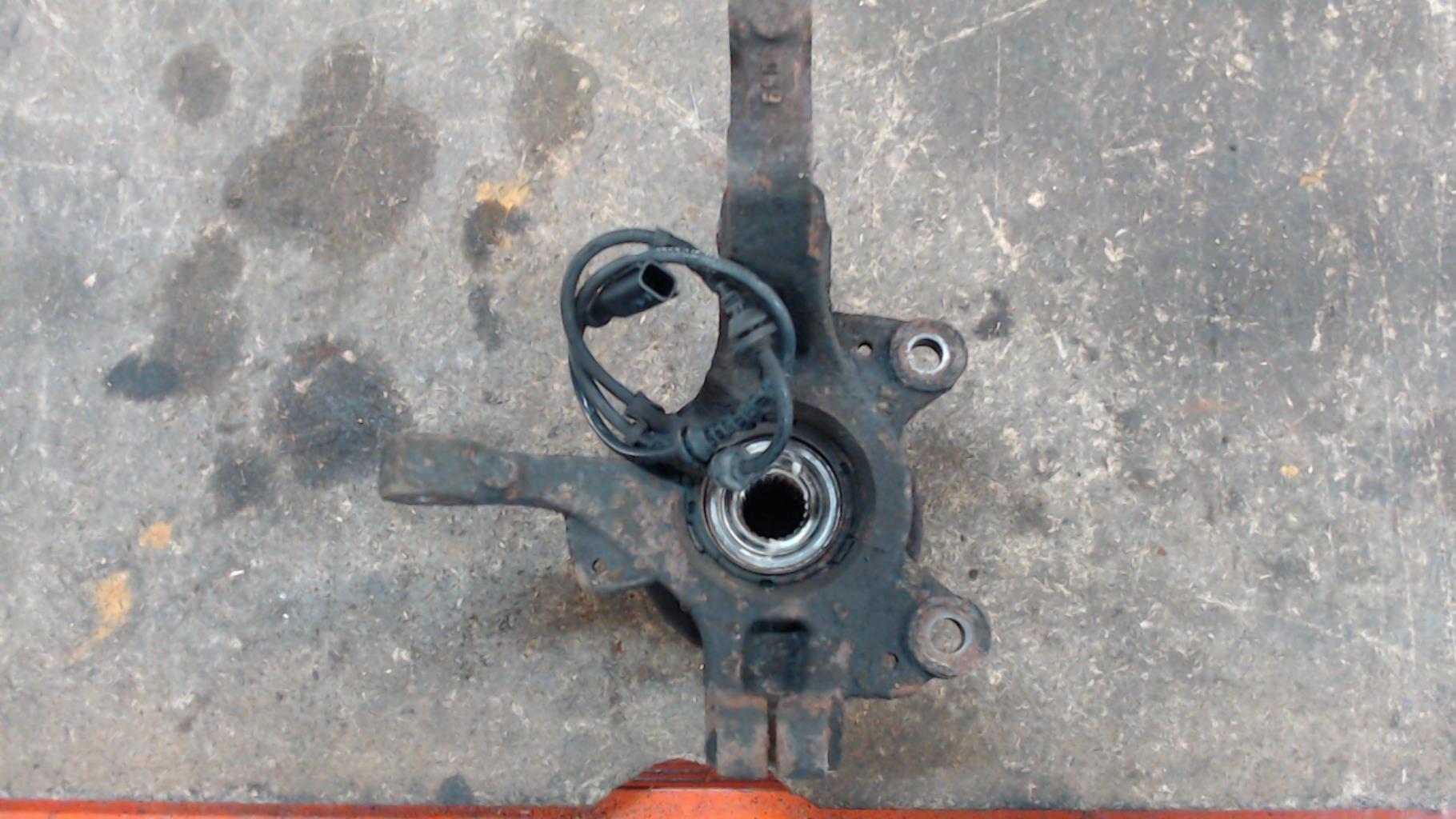 Fusee avant gauche RENAULT CLIO 3 PHASE 2 Diesel - 1