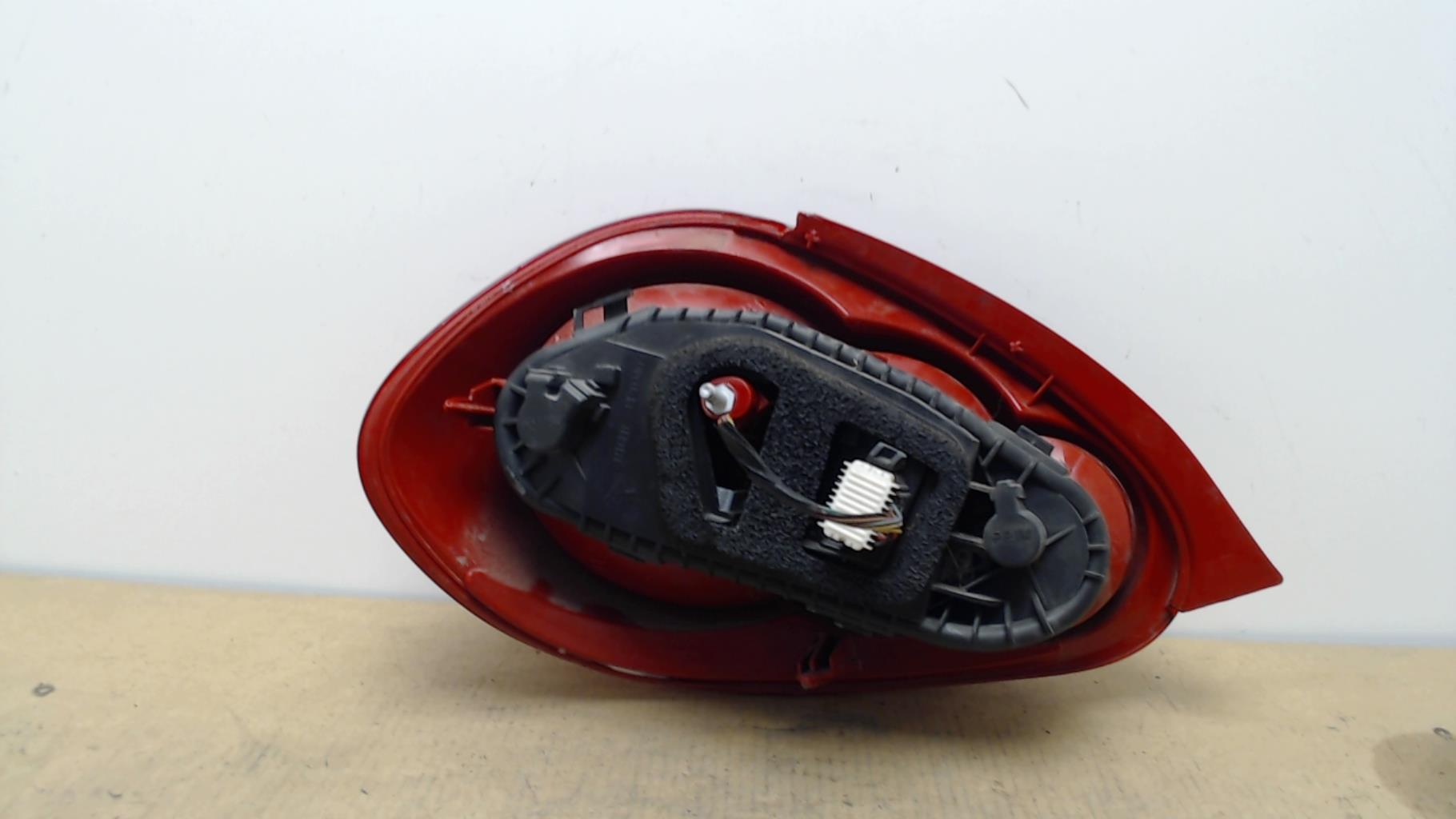 Fanale posteriore principale destro (luci) TOYOTA AYGO 1 PHASE 2 Gasolina - 1
