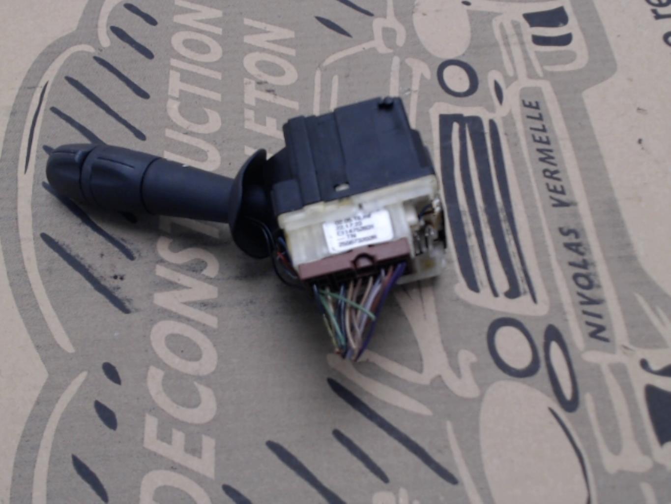 Commodo d'essuie glaces RENAULT CLIO 4 PHASE 2 Essence - 1