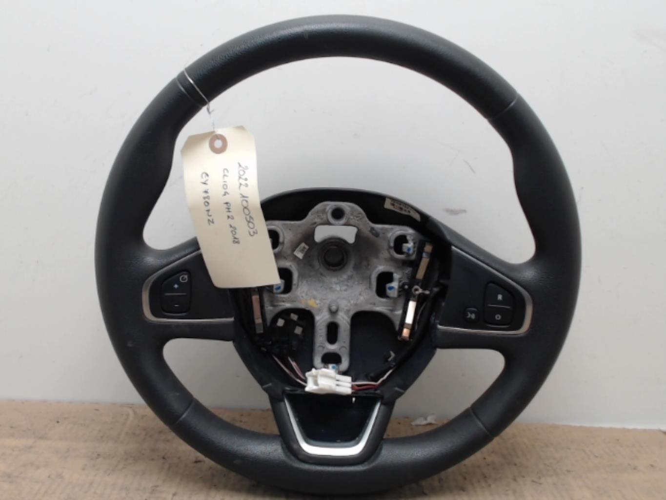 Volant RENAULT CLIO 4 PHASE 2 Essence - 1