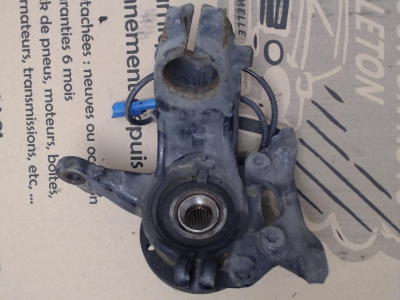 Fusee avant gauche DS DS3 PHASE 1  - 1