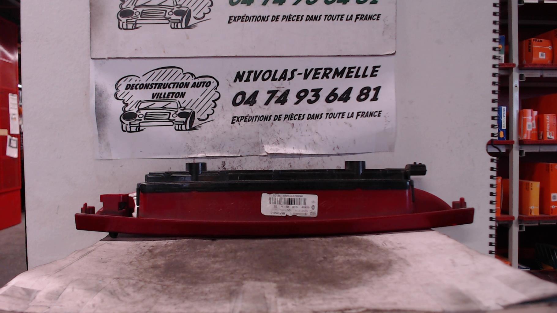 Feu arriere stop central RENAULT CLIO 3 PHASE 2 BREAK Essence - 1