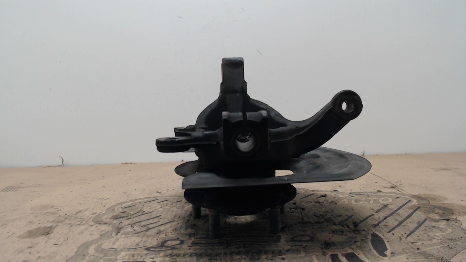 Fusee avant droit NISSAN JUKE PHASE 2 Essence - 1