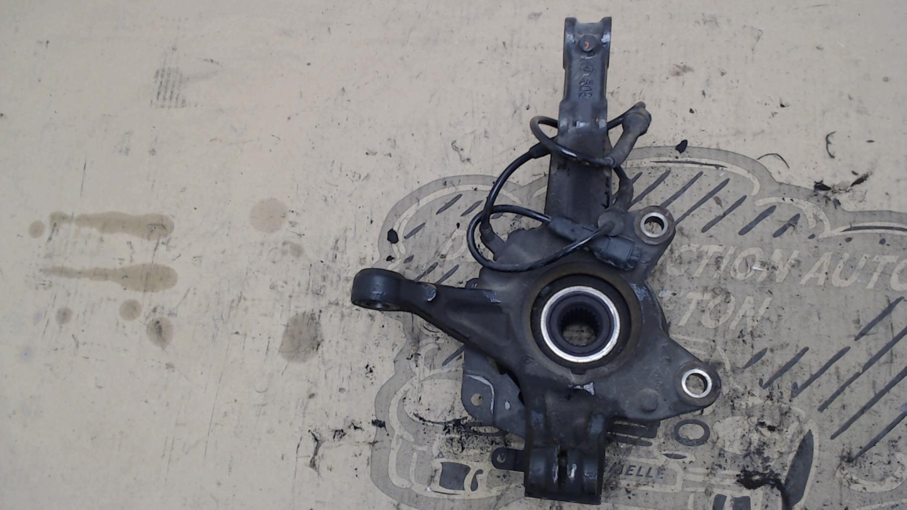Fusee avant gauche RENAULT CLIO 4 PHASE 2 Diesel - 1