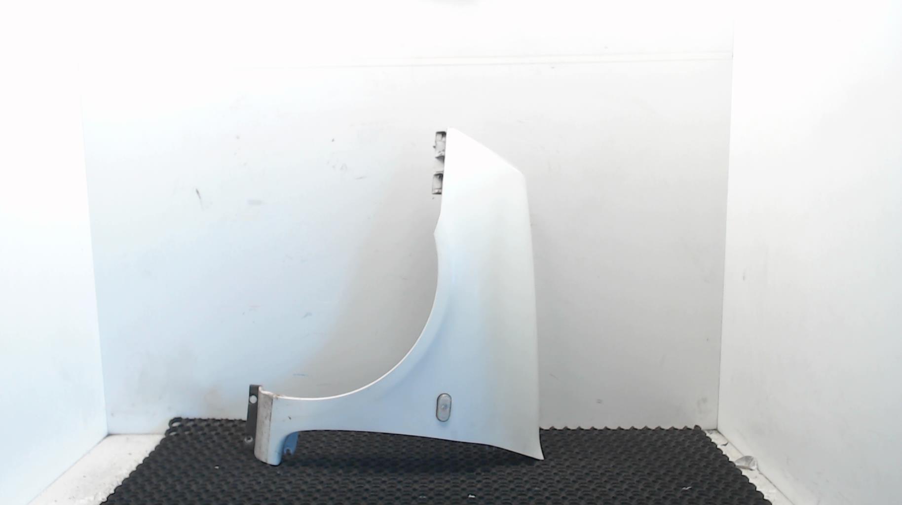 Parafango anteriore sinistro RENAULT CLIO 2 CAMPUS PHASE 1  - 1