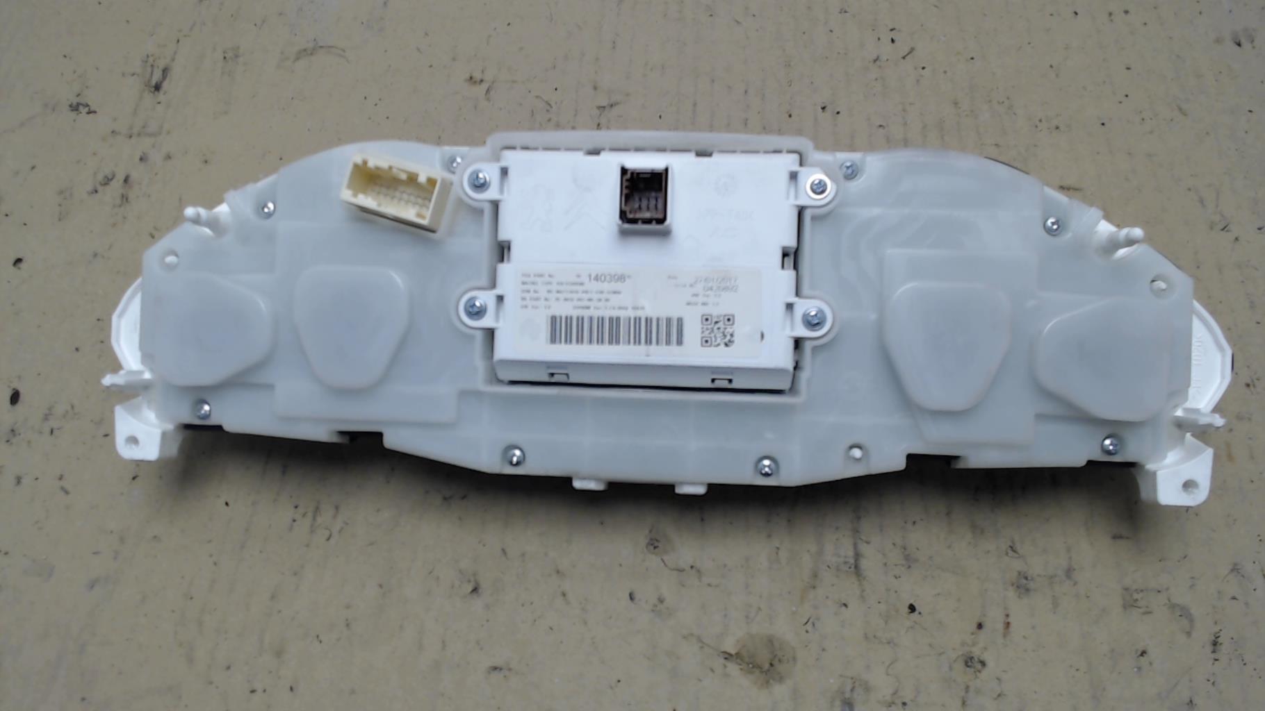 Compteur PEUGEOT 2008 1 PHASE 1 Essence - 1