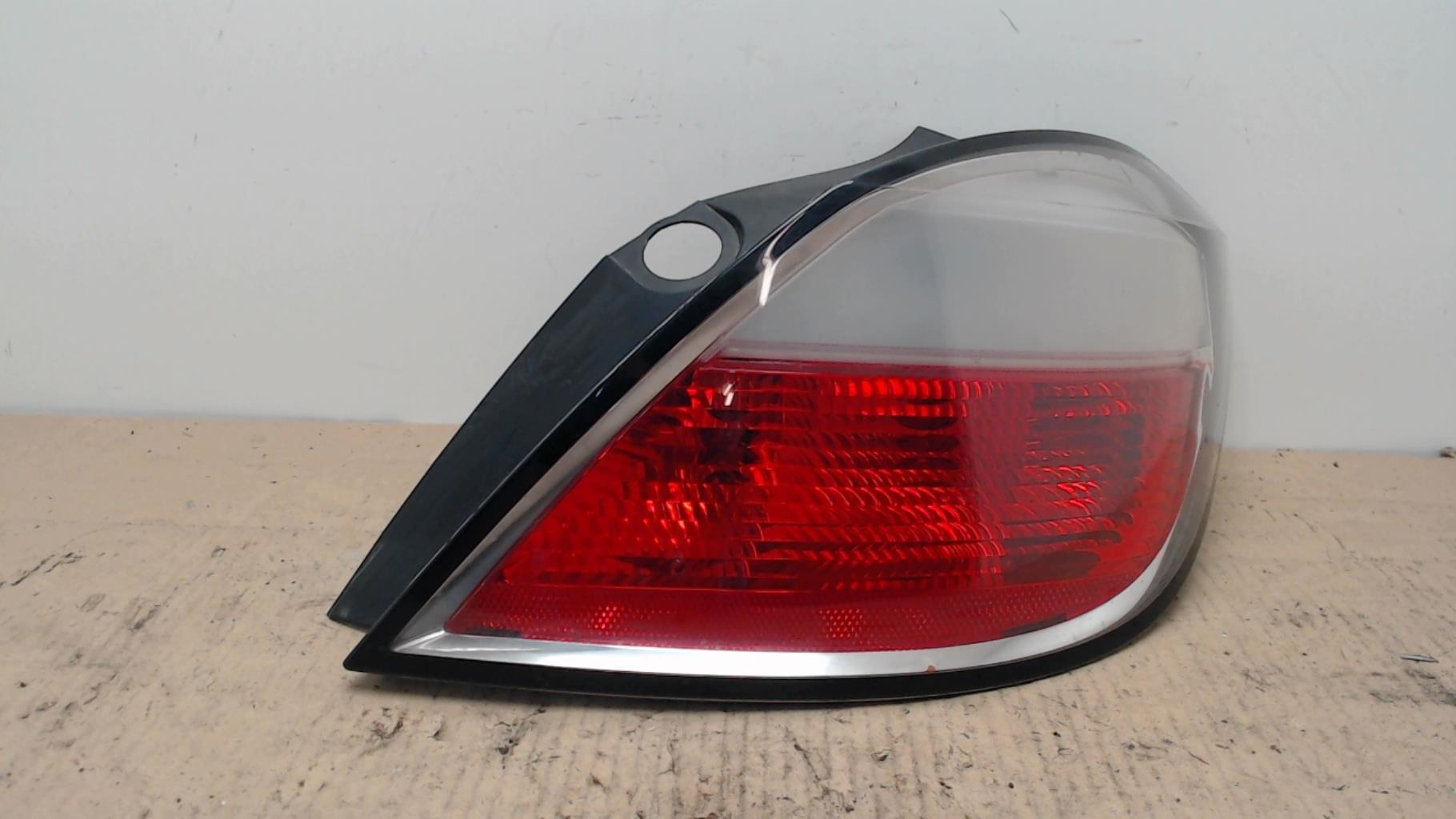 Fanale posteriore principale destro (luci) OPEL ASTRA H PHASE 1  - 1