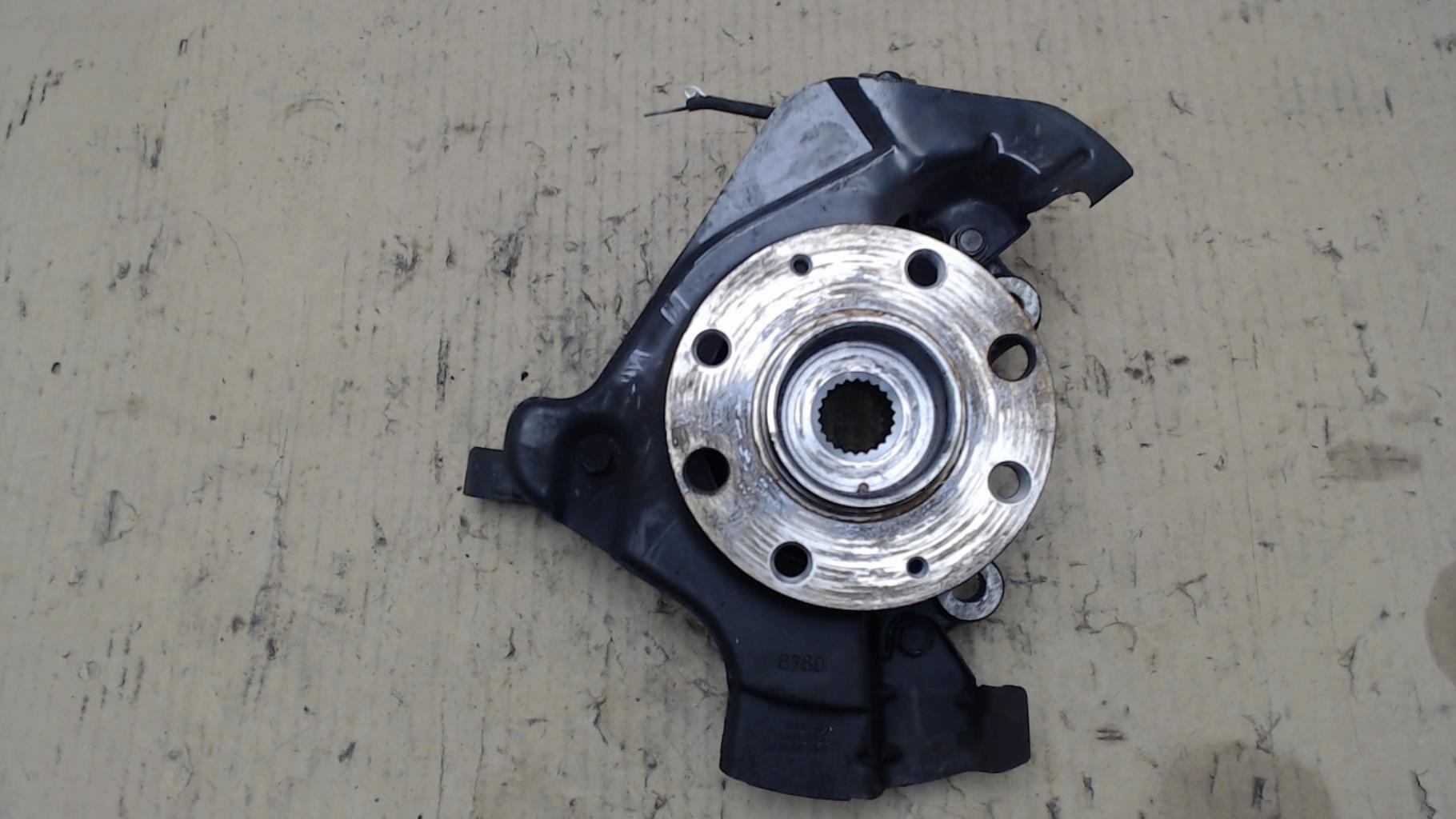 Fusee avant droit OPEL CORSA E Essence - 1