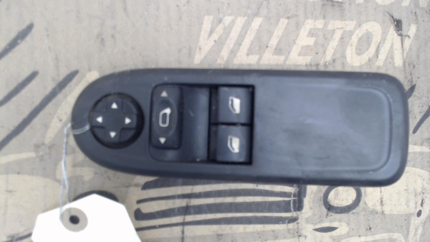Interruttore lavacristalli anteriore sinistro PEUGEOT 308 1 PHASE 1 Diésel - 1