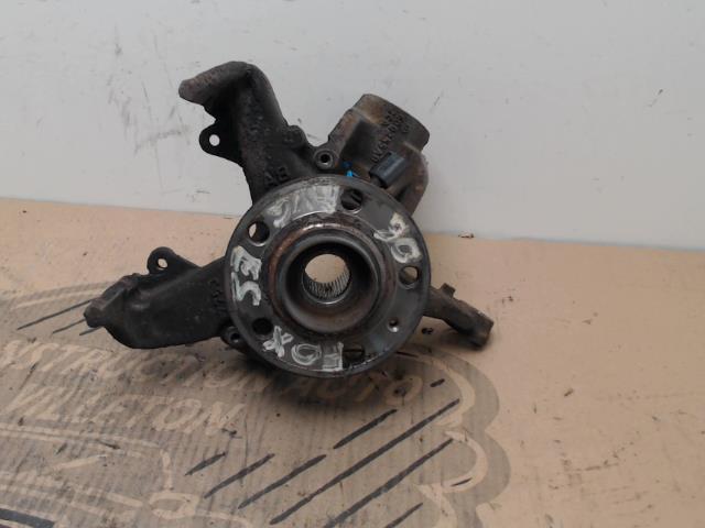 Fusee avant gauche VOLKSWAGEN FOX Essence - 1