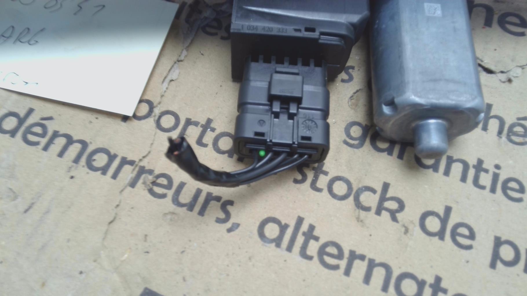 Alzacristalli elettrico posteriore sinistro CITROEN C3 AIRCROSS PHASE 1 Gasolina - 1
