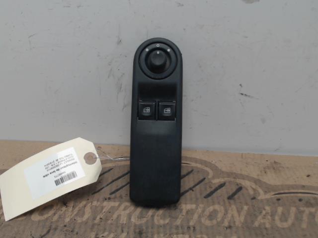 Interrupteur de leve vitre RENAULT CLIO 4 PHASE 1 Essence - 1