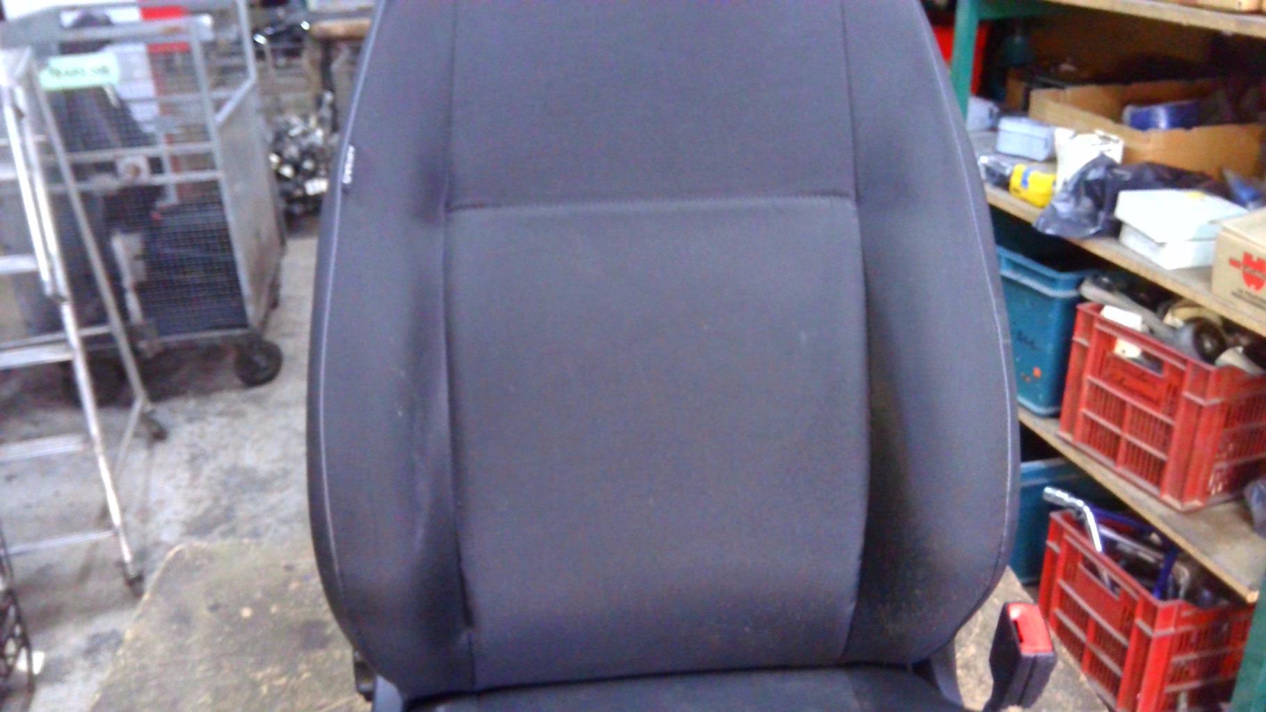 Sedile passeggero VOLKSWAGEN CADDY 4 Gasolina - 1