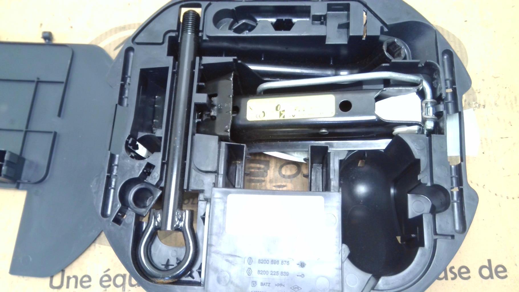 Cric (Ensemble depannage) RENAULT CLIO 3 PHASE 2  - 1