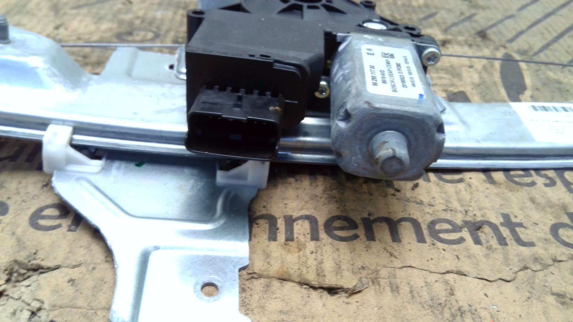 Alzacristalli elettrico anteriore destro CITROEN C3 3 PHASE 1 Gasolina - 1