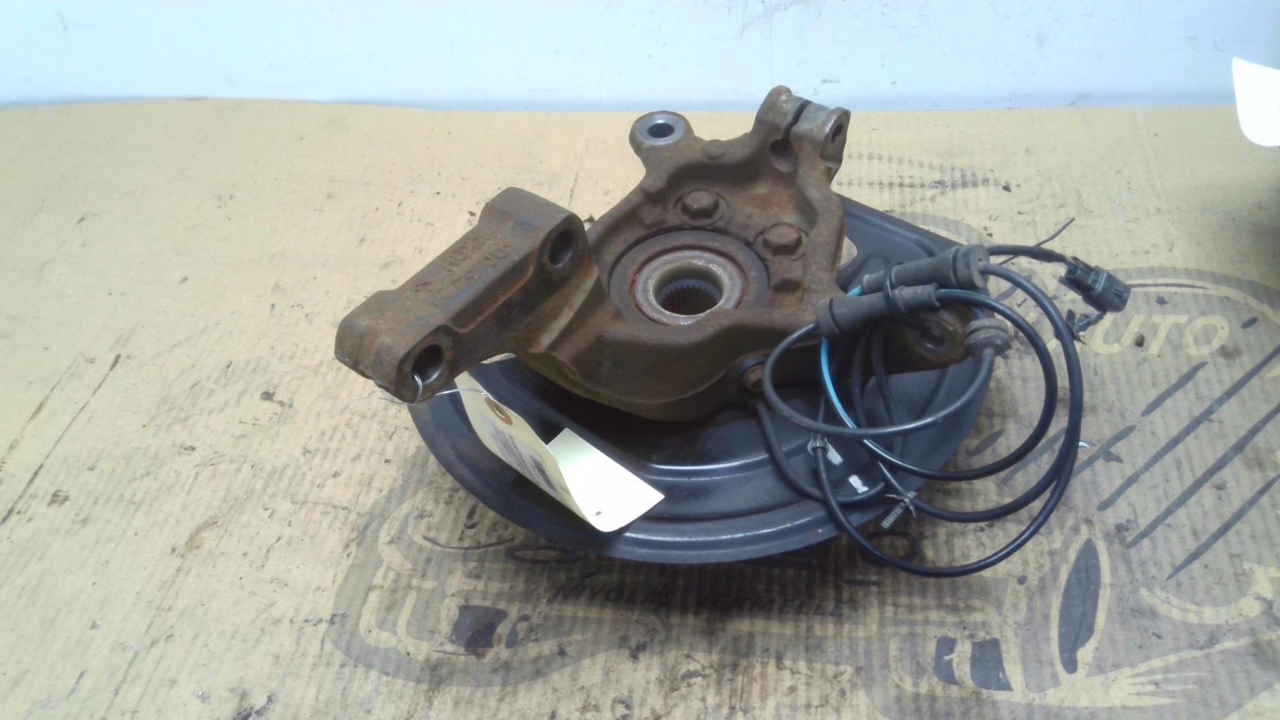 Fusee avant gauche NISSAN JUKE 1 PHASE 2 Diesel - 1