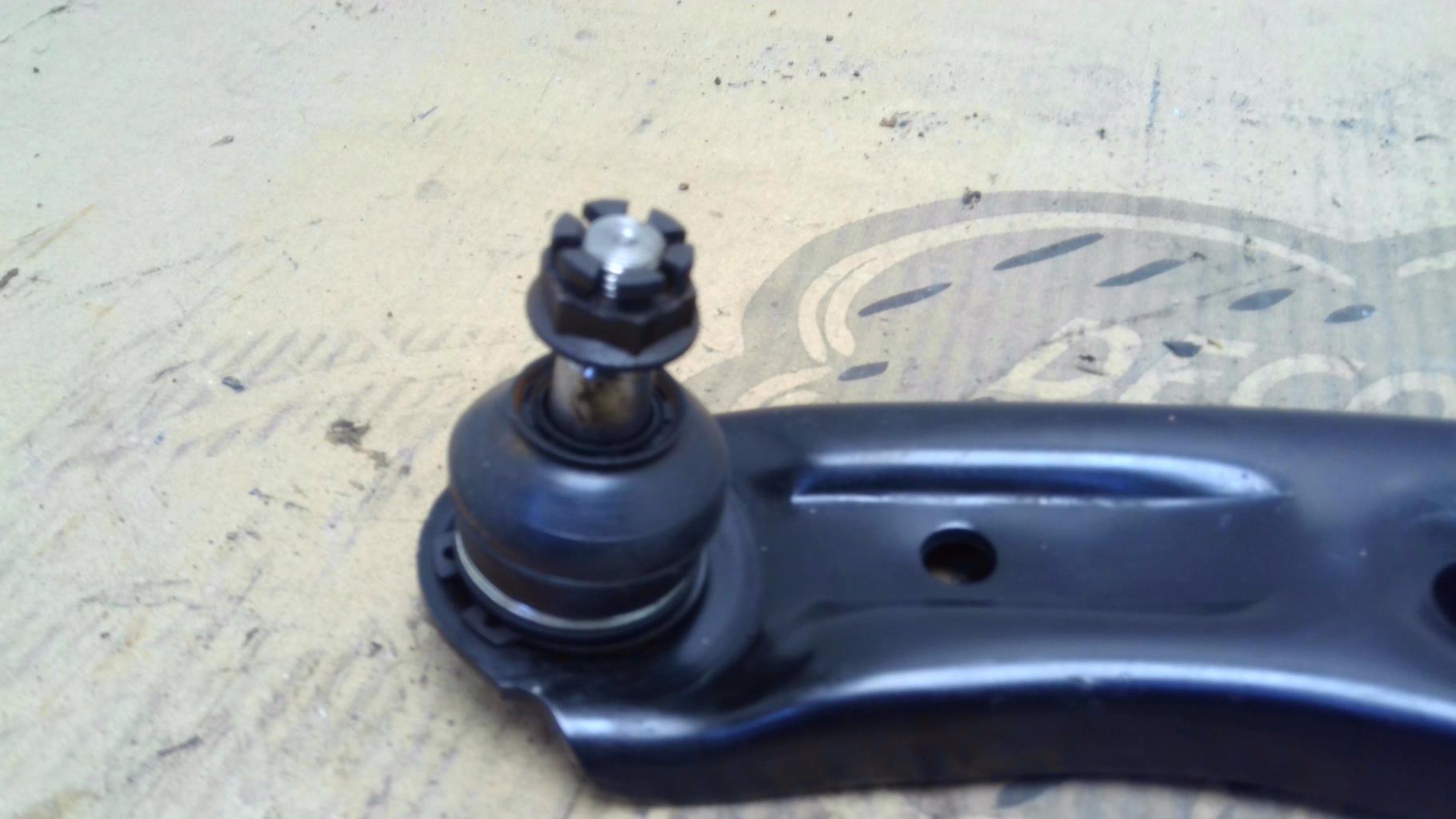 Triangolo anteriore sinistro PEUGEOT 107 PHASE 2 Gasolina - 1