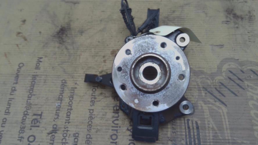 Fusée Avant Droit Pour Renault Scénic 3 Phase 3 1.5 DCI - Référence 400140080R - Occasion En Bon état