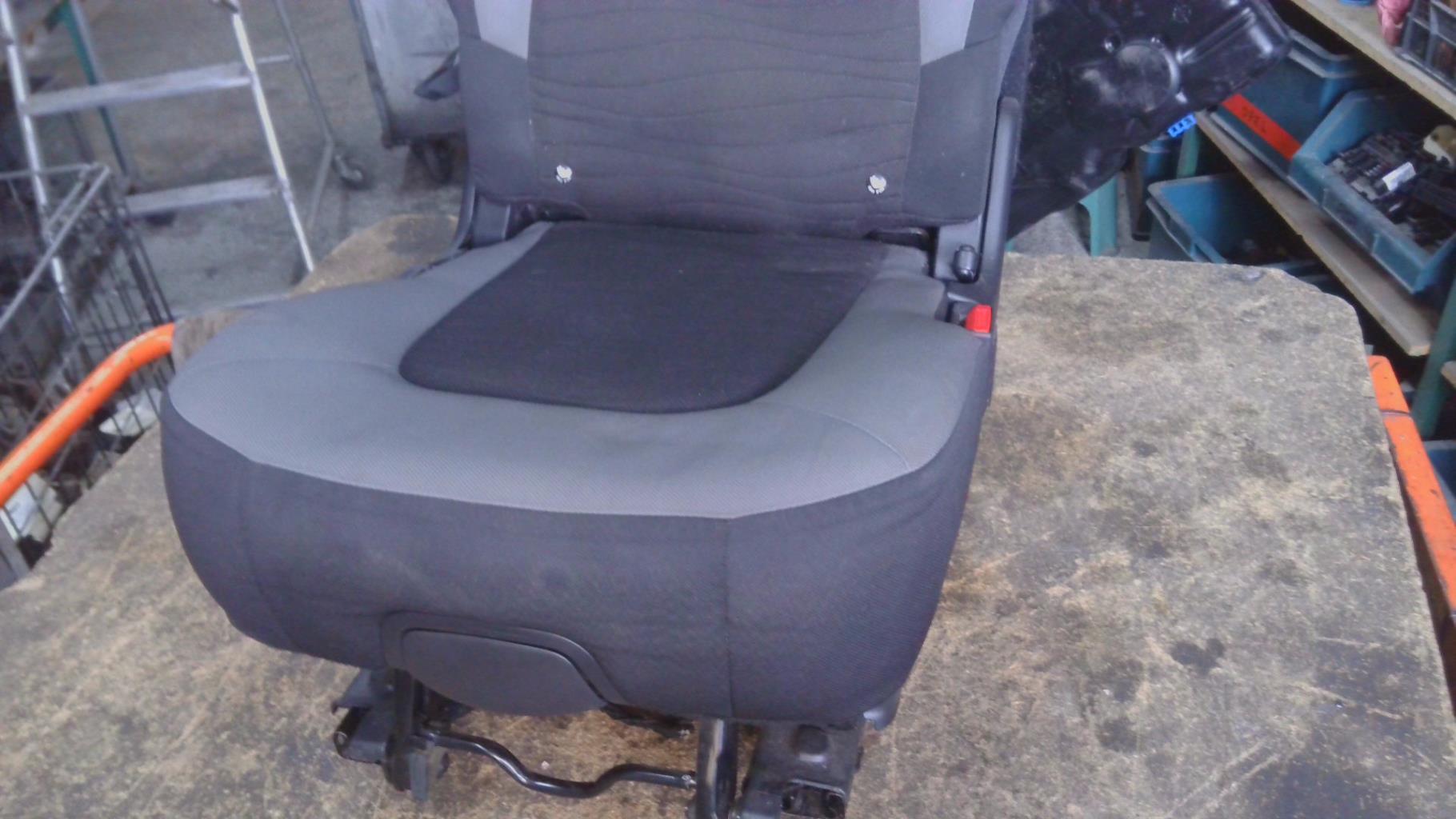 Sedile posteriore centrale CITROEN C4 GRAND PICASSO 2 PHASE 1 Diésel - 1