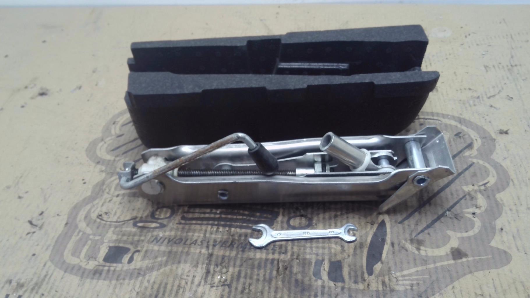 Cric (Ensemble depannage) AUDI A2  - 1