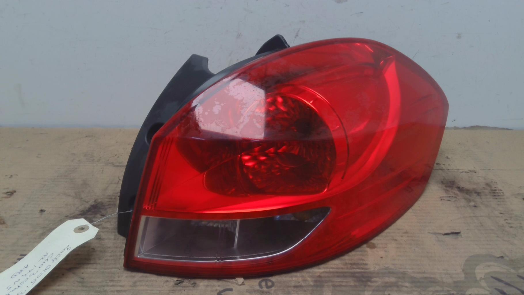 Fanale posteriore principale destro (luci) RENAULT CLIO 3 PHASE 1 BREAK Diésel - 1