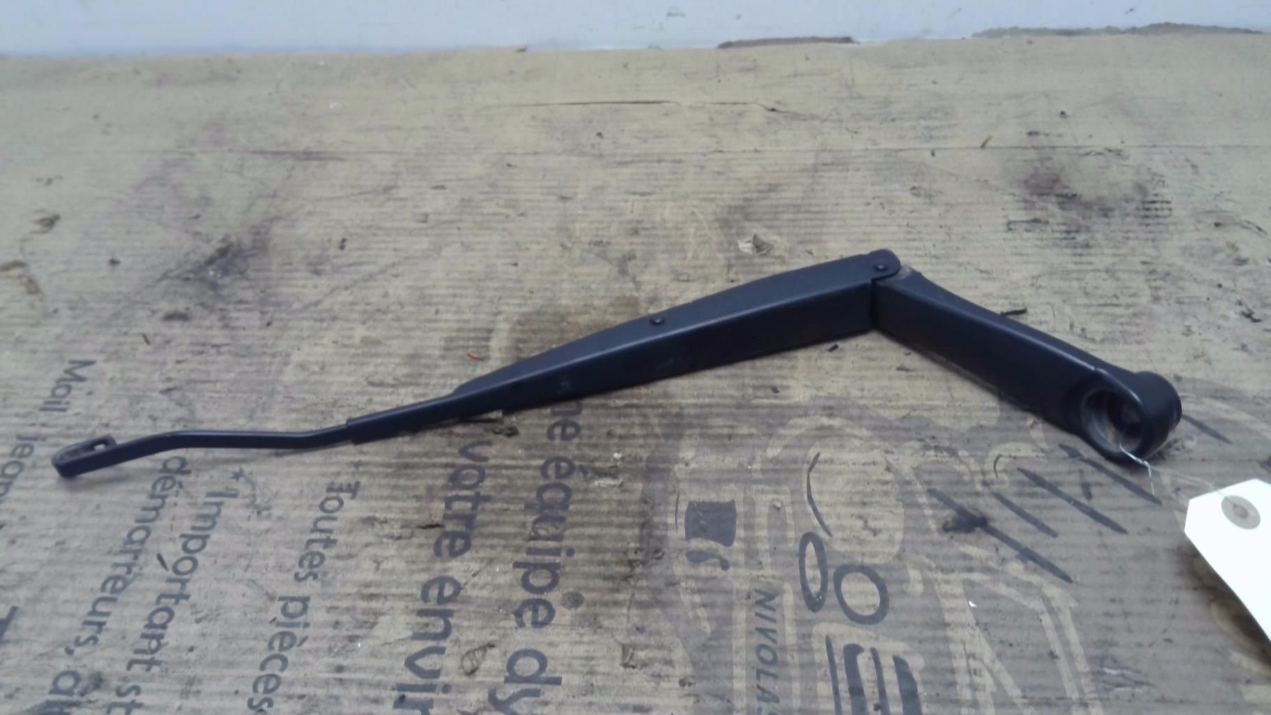 Braccio tergicristallo anteriore sinistro KIA PICANTO 3 PHASE 1 Gasolina - 1