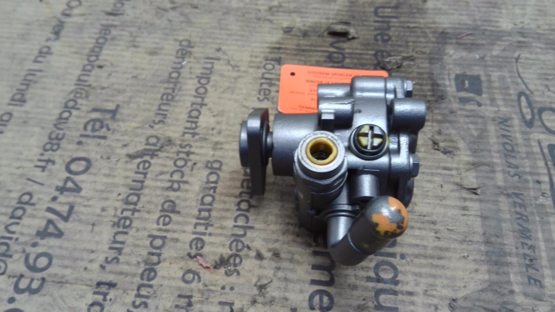 Pompe de direction AUDI A4 1  - 1