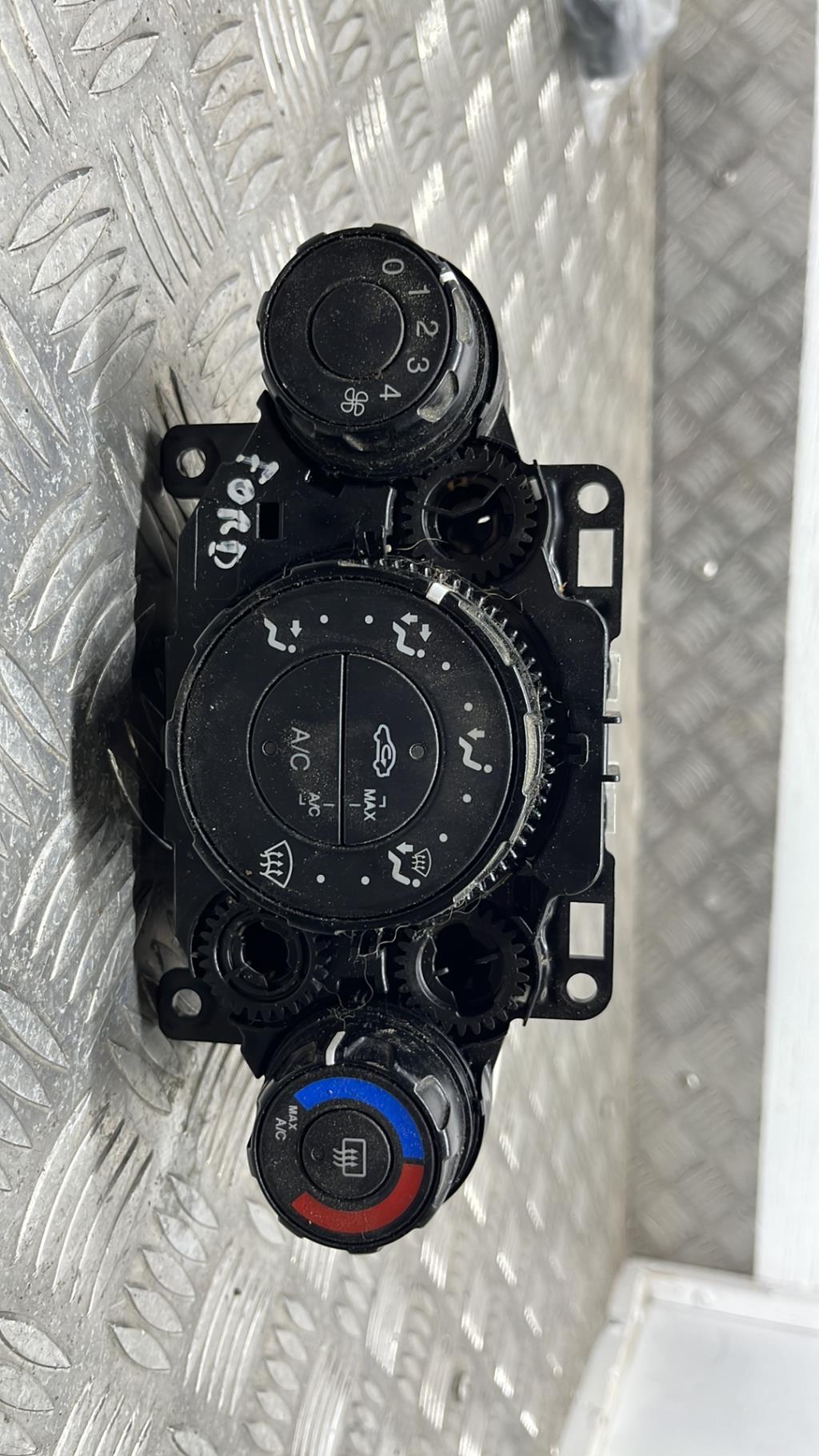 Commande chauffage FORD FIESTA 6 PHASE 2 Diesel - 1