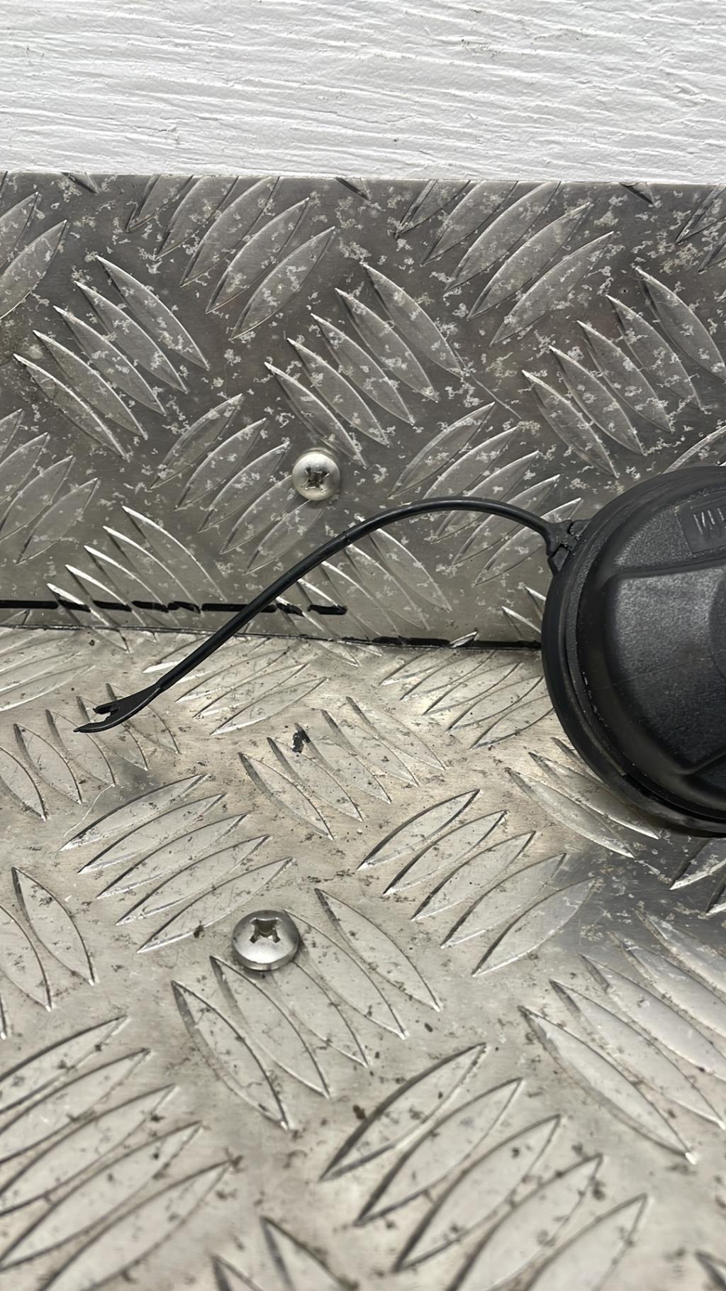 Bouchon de carburant OPEL CORSA  - 1