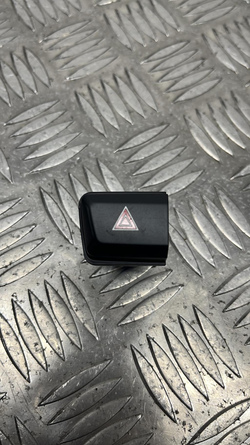 Bouton de warning PEUGEOT 208 1  - 1