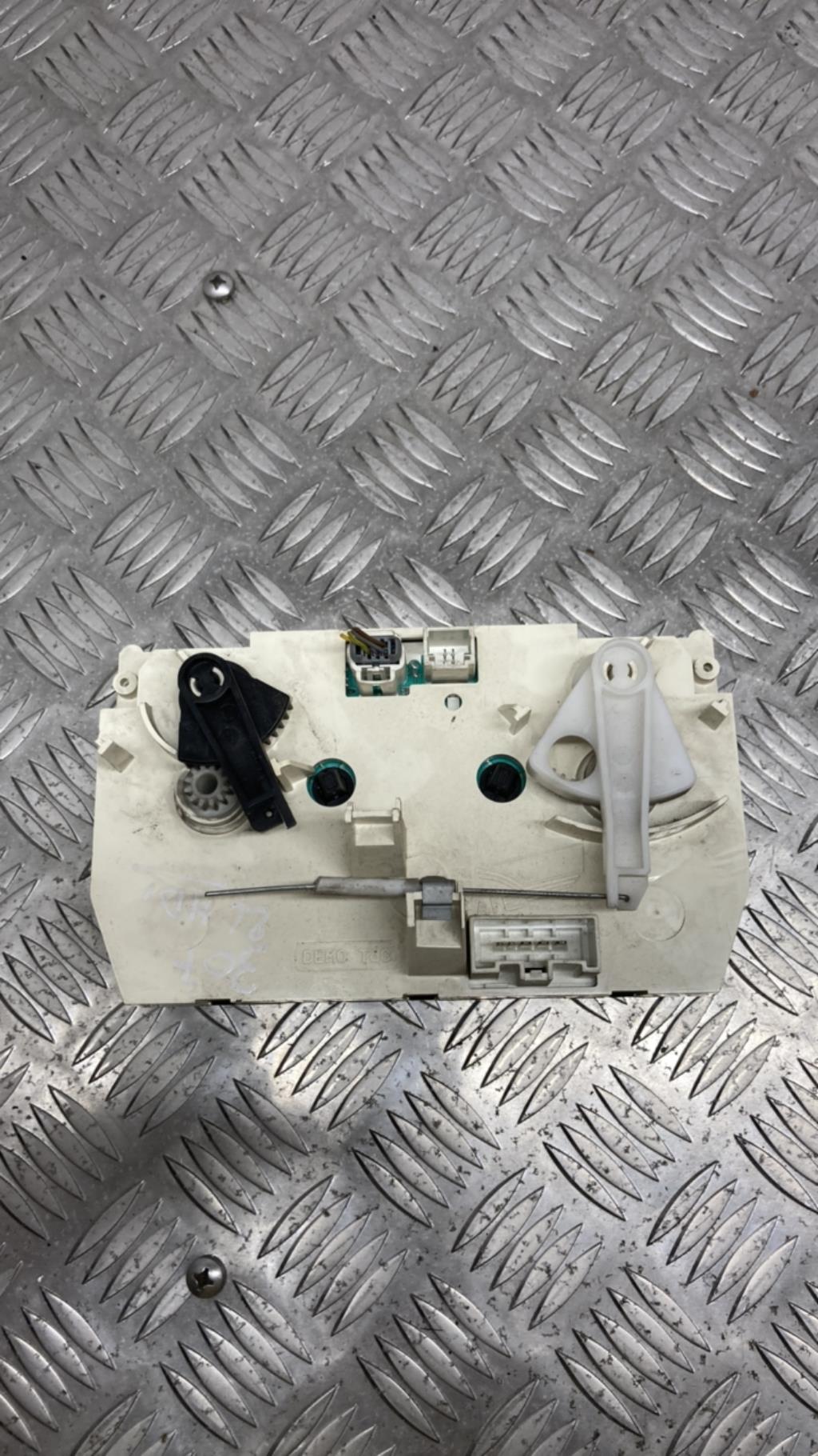 Commande chauffage PEUGEOT 206 PHASE 1 Diesel - 1