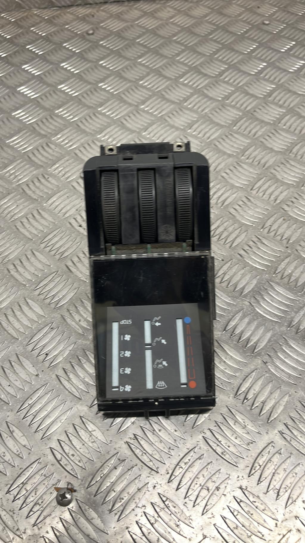 Commande chauffage RENAULT R25  - 1