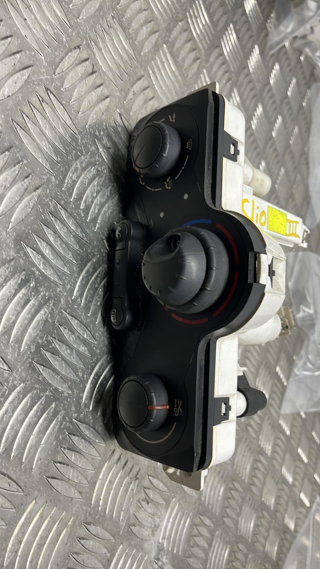 Commande chauffage RENAULT CLIO 3 PHASE 1 Diesel - 1