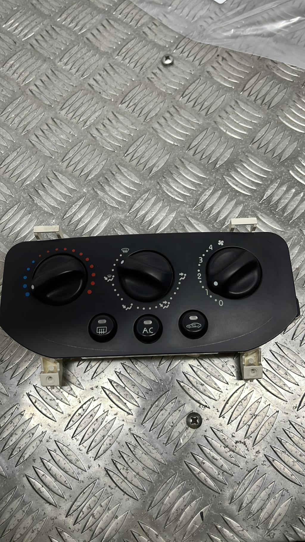 Commande chauffage RENAULT CLIO 2 PHASE 1 Essence - 1