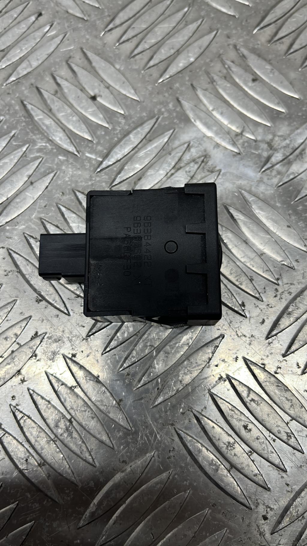 Commande de reglage hauteur de phare CITROEN C3 PLURIEL PHASE 1 CABRIOLET Essence - 1