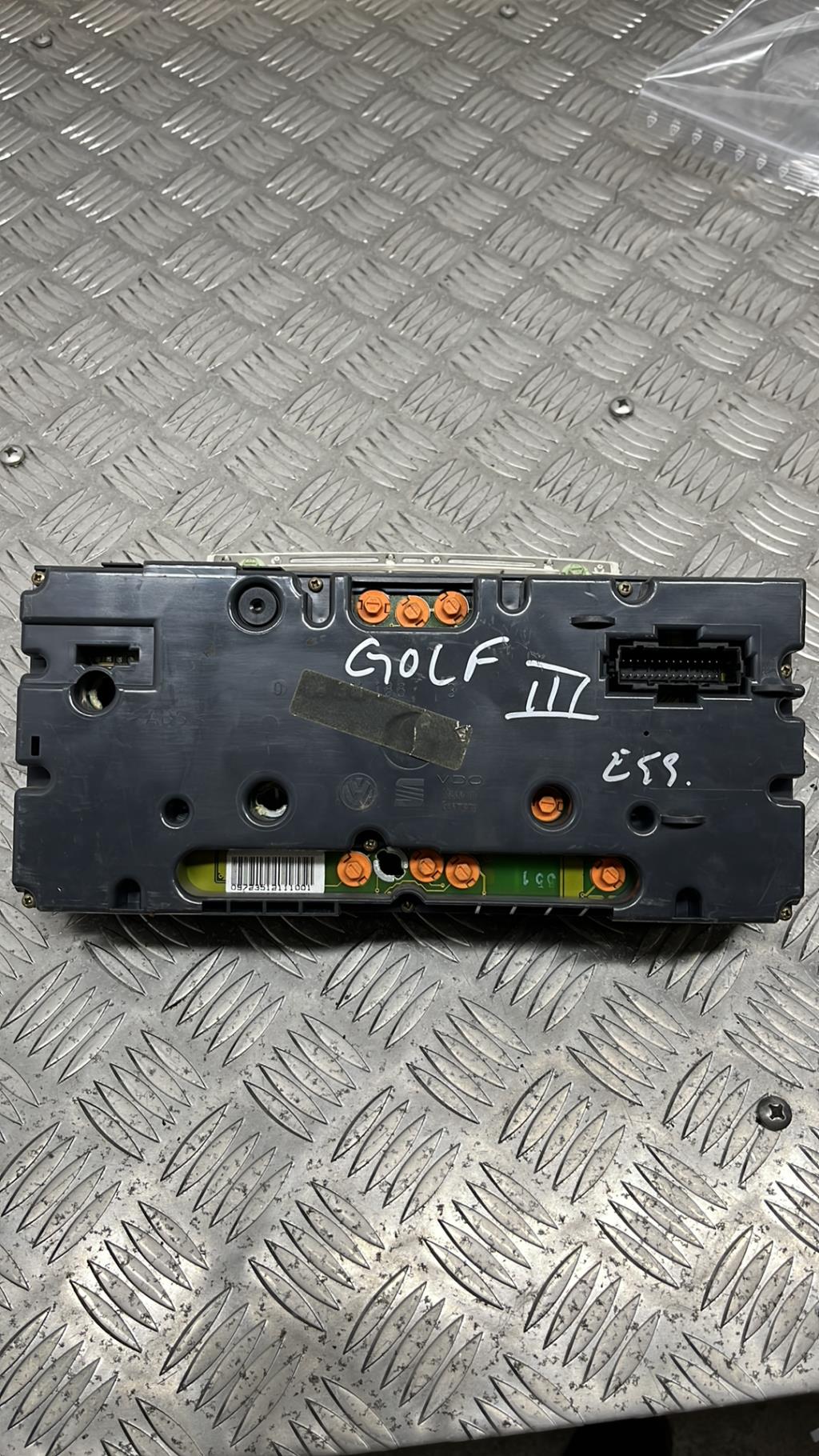 Compteur VOLKSWAGEN GOLF 3  - 1