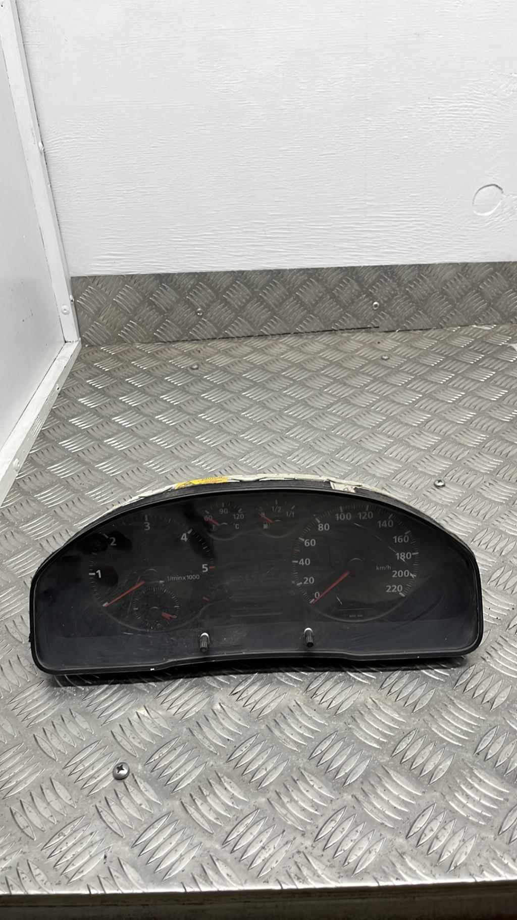 Compteur AUDI A4 1 Diesel - 1