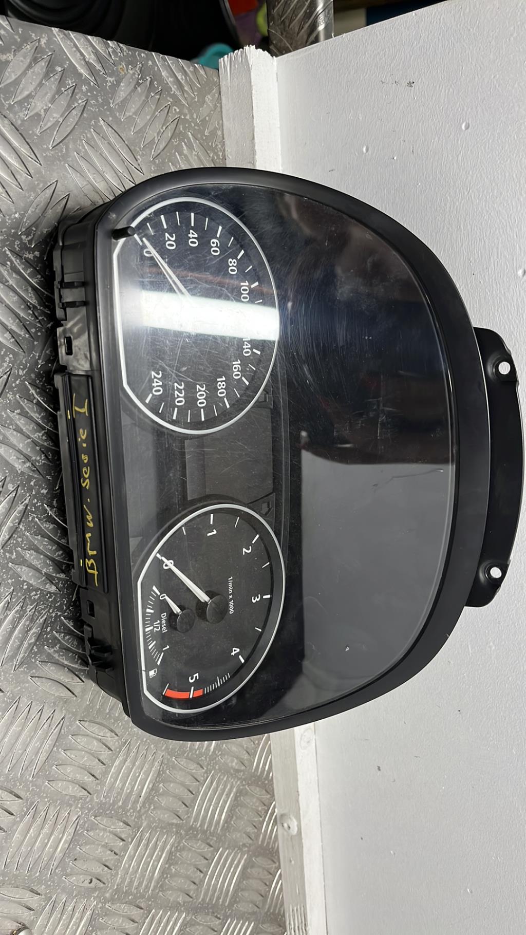 Compteur BMW SERIE 1 E87 PHASE 1 Diesel - 1