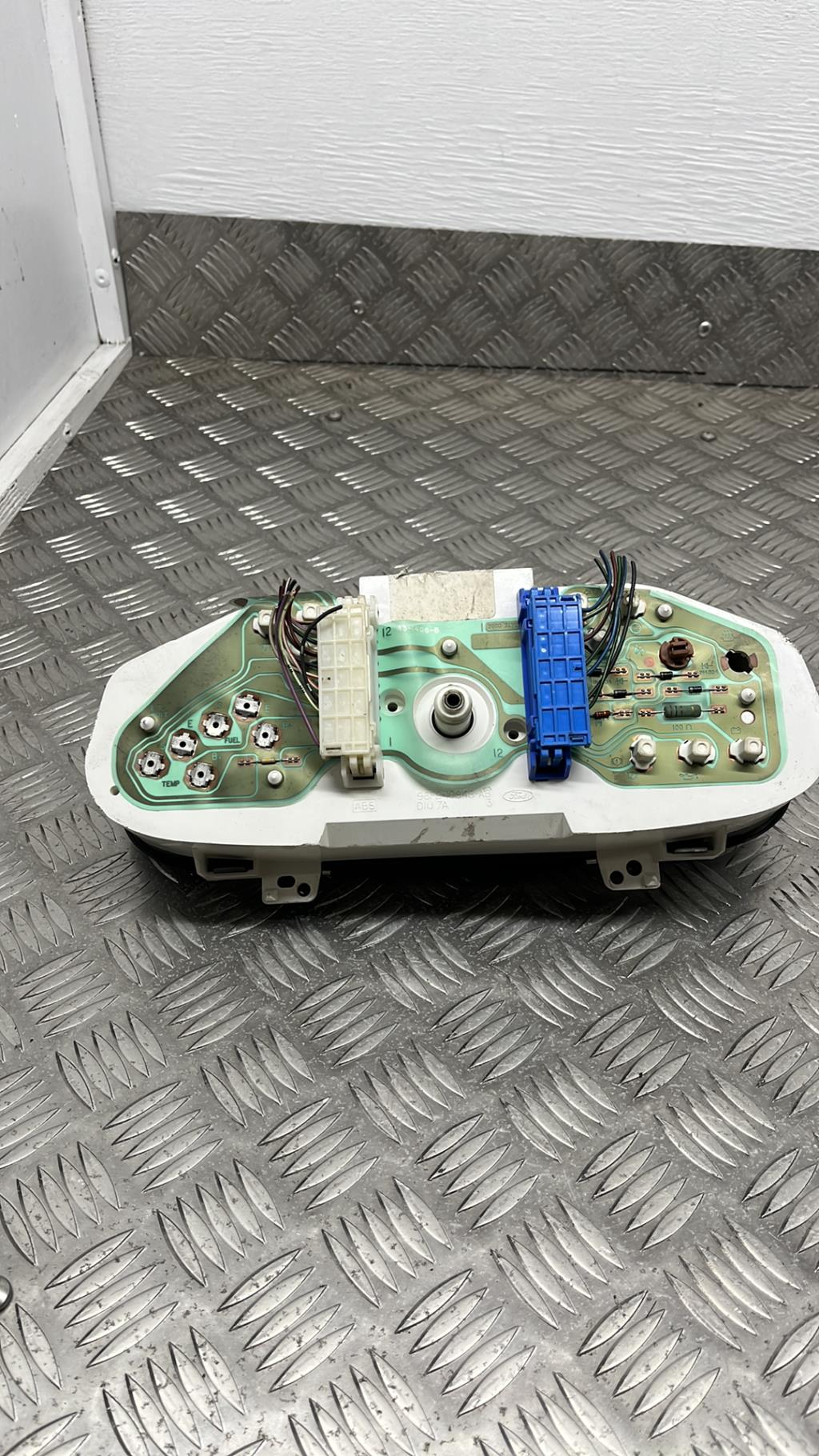 Compteur FORD FIESTA 4 PHASE 1 Essence - 1